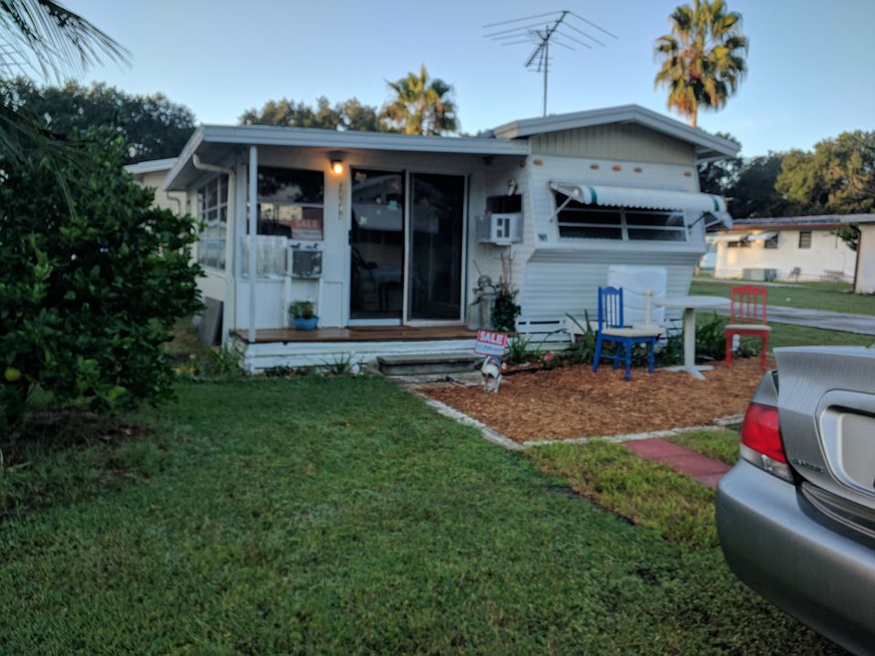 1/1 beautiful landscaping patio deck