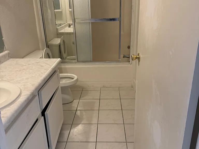 7129 Kelly Dr — Photo 2