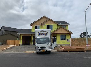 1001 NE Regan Hill Loop, Estacada, OR 97023