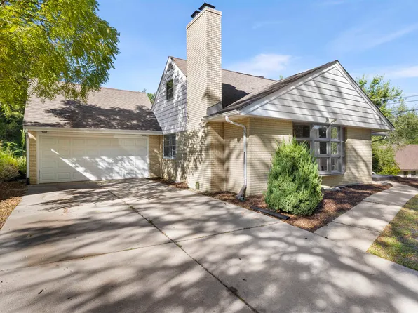3316 Greenwood Ave, Rockford, IL 61107