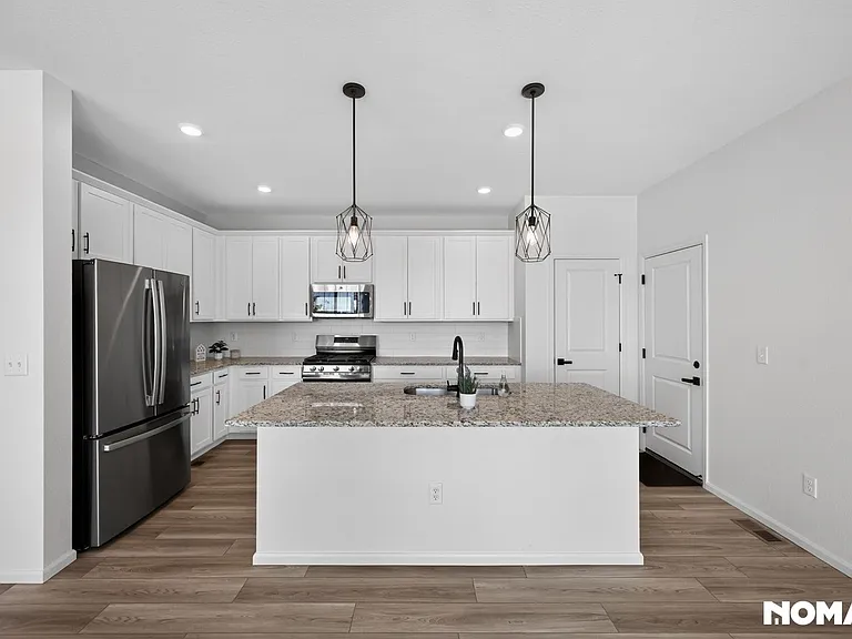 5204 S Elk St — Photo 5