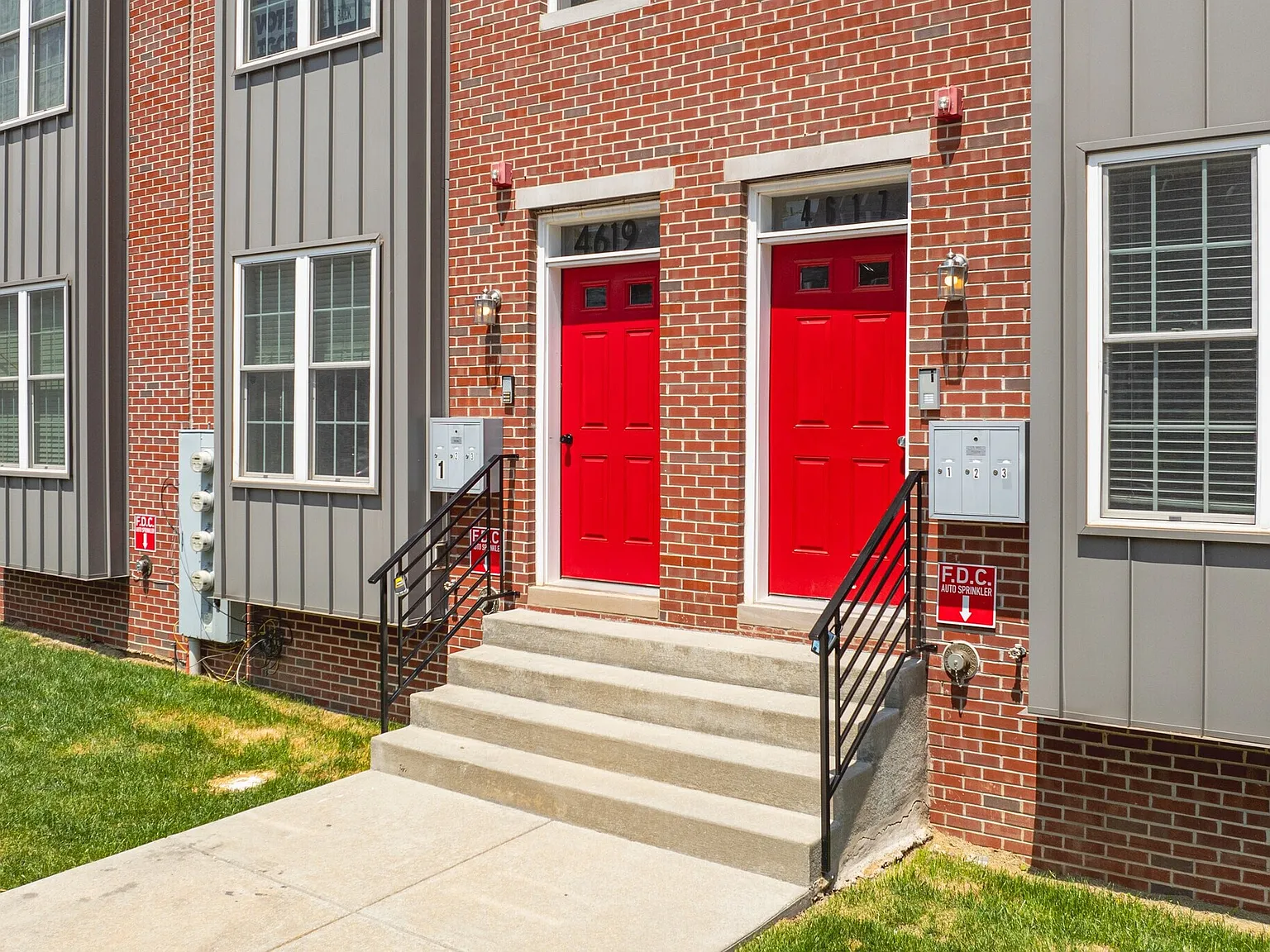2 bed, 987 sqft, $1,852 — Photo 2