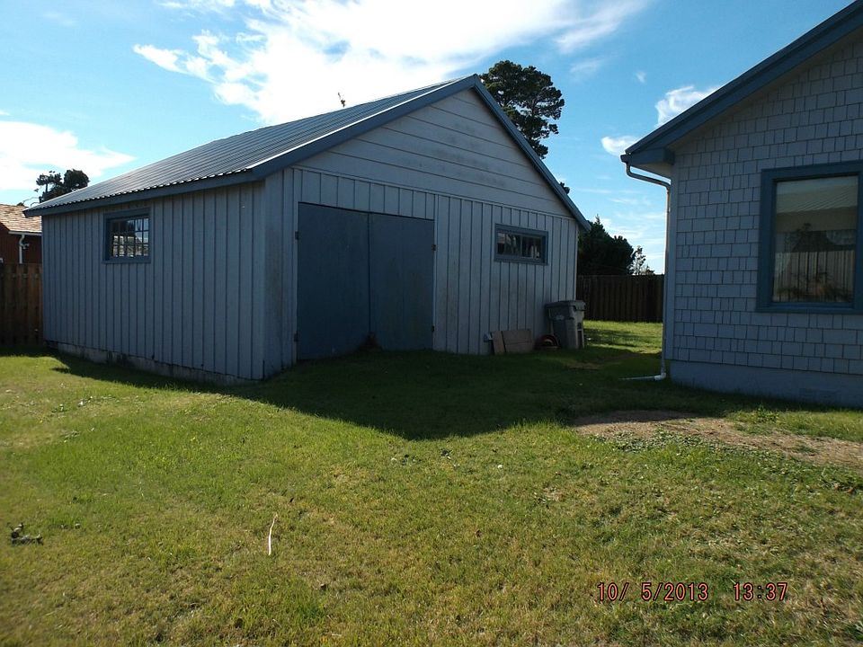2nd image of 3195 Emerson Ave