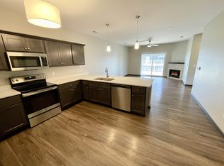 2871 Spring Rose Cir #211, Coralville, IA 52241