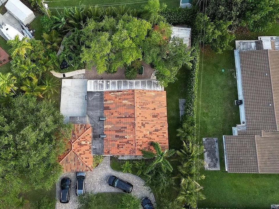 2nd image of 9880 SW 140th St