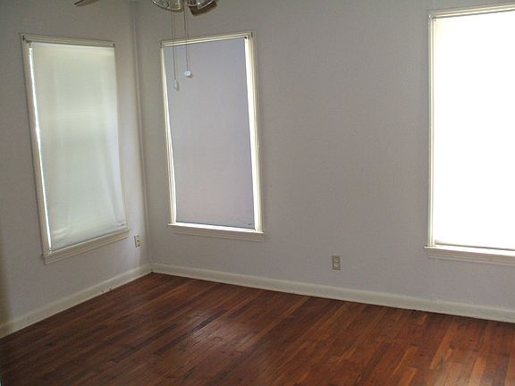 5th image of 519 Williamsburg Pl
