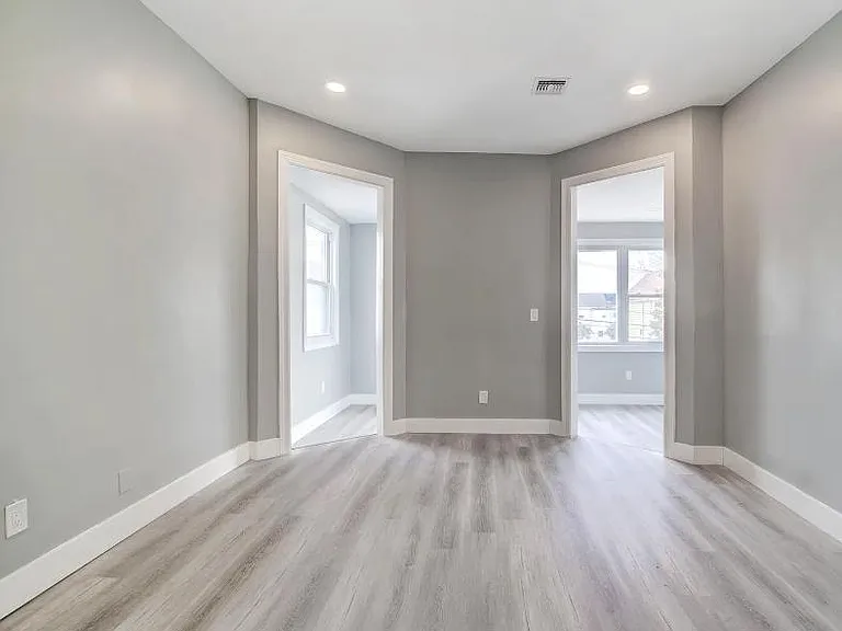 20 W 49th St #2 — Photo 11