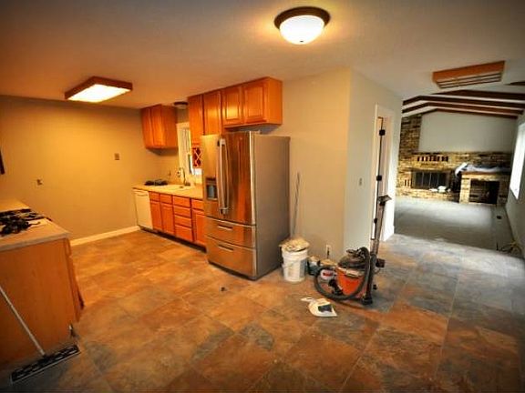 5th image of 7508 Scott Ave N