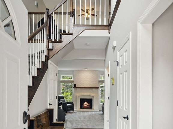 5th image of 321 Turnberry Ln
