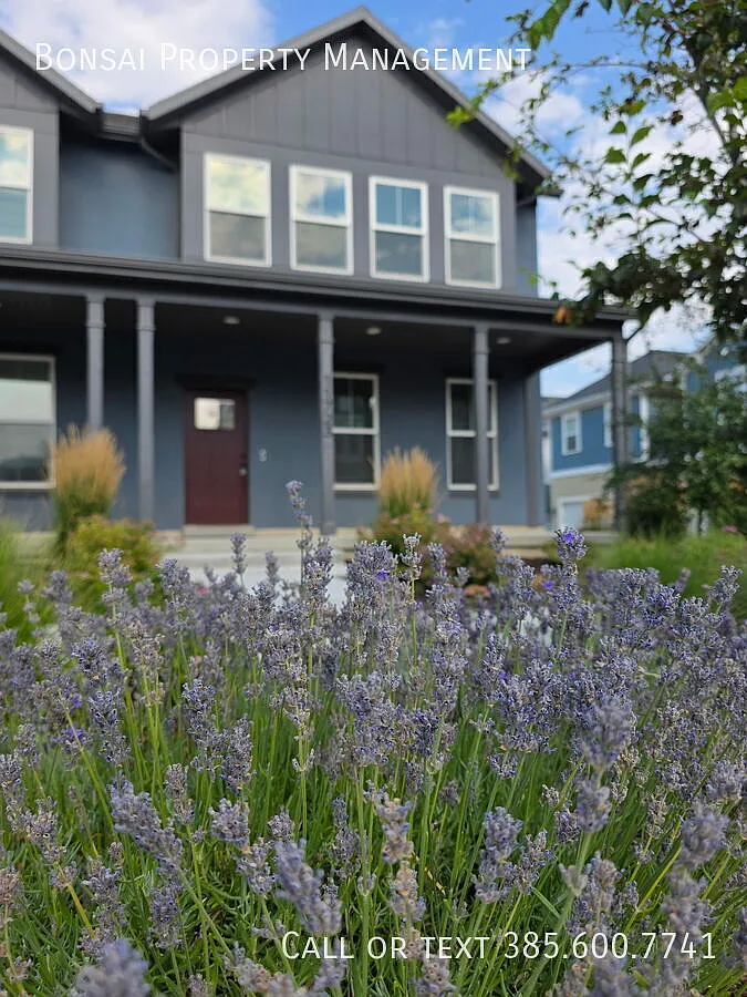 Row End Townhome and Very Desirable area of Daybreak — Photo 2