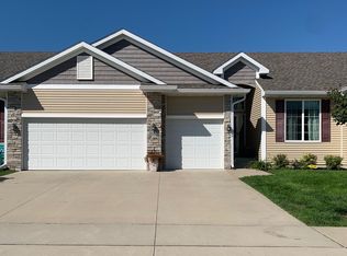 10292 Coventry Cir, Johnston, IA 50131