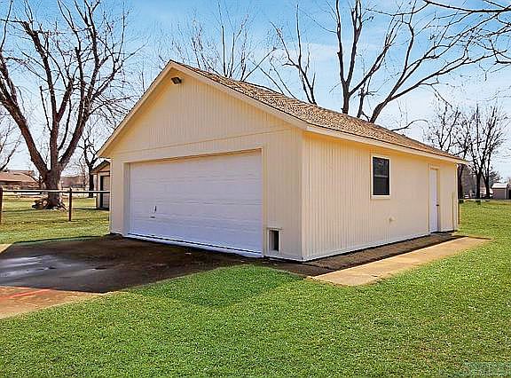 30 x 24 Workshop/Garage