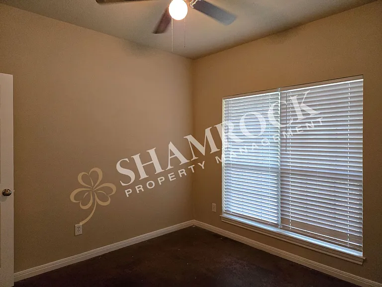 2109D Columbus Ave — Photo 11