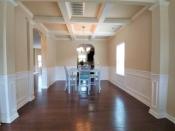 5th image of 1009 Scotch Pine Way