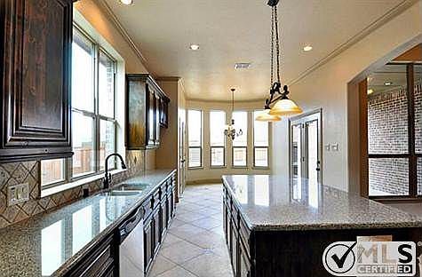 3rd image of 608 Miramar Dr