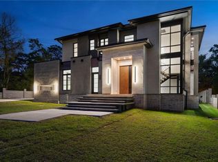 3712 Old Shell Rd, Mobile, AL 36608