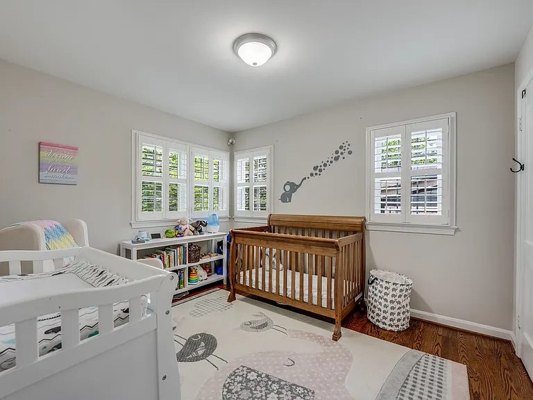1911 Paul Spring Pkwy — Photo 26
