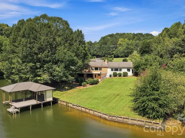 4830 N Center St, Hickory, NC 28601