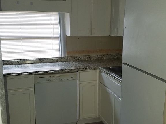5th image of 3202 E Yukon St APT B