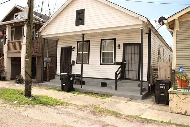 2 bed, 1.0 bath, 1425 sqft, $1,300 — Photo 2