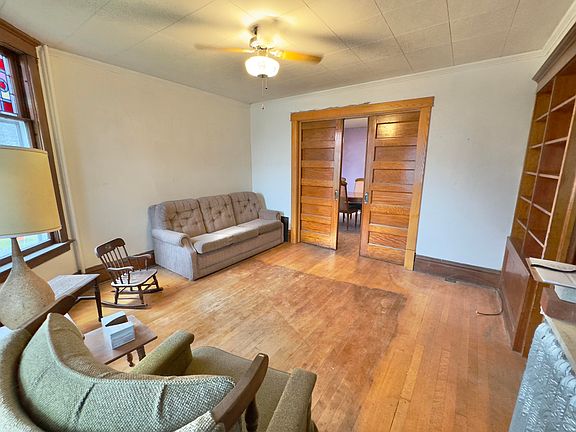 4th image of 210 E Easterday Ave