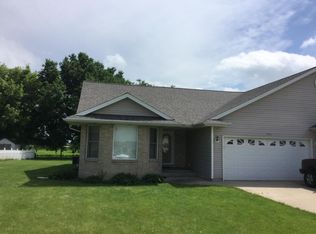 400 Lake Lida Ln, Rochelle, IL 61068