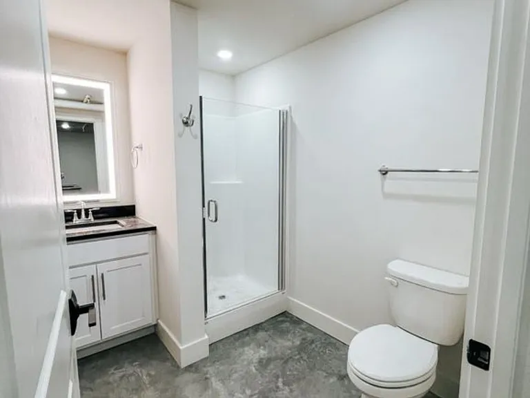 1201 N Central St #3 — Photo 3