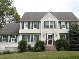 8 Woodside Ln, Bellingham, MA 02019