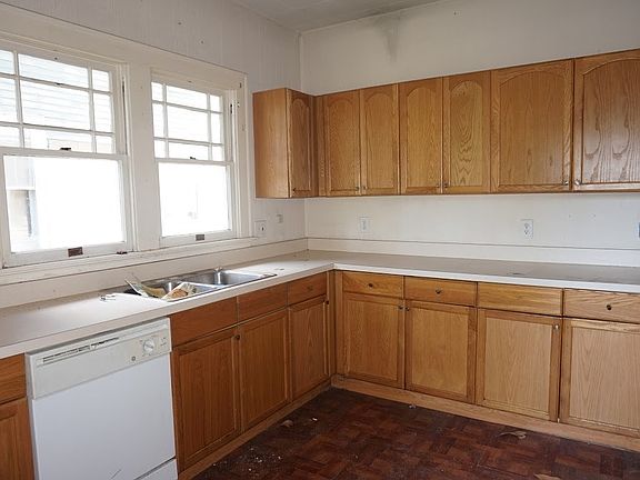 2nd image of 505 Washington Ave