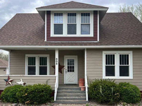 8 S Indiana Ave, Platte, SD 57369