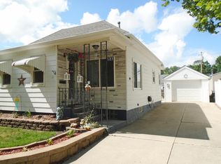 327 15th St, Boone, IA 50036