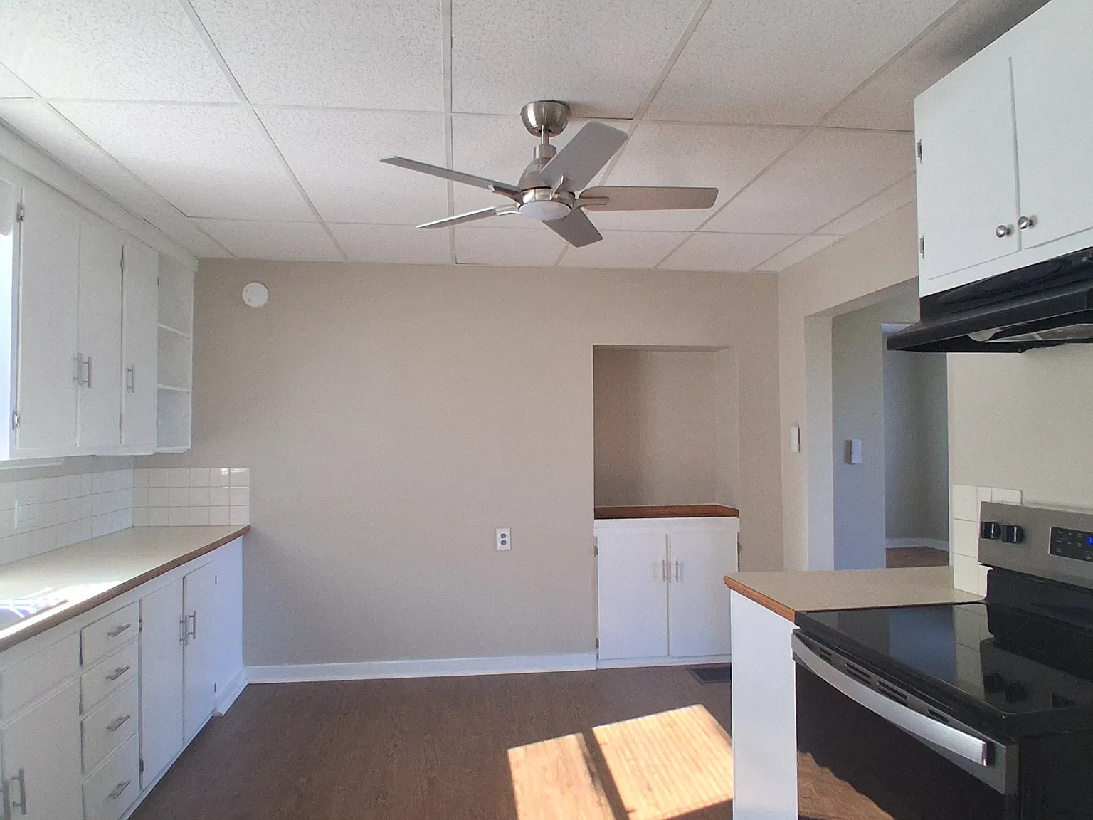 4 Bedroom, 1.5 Bathroom Home — Photo 1