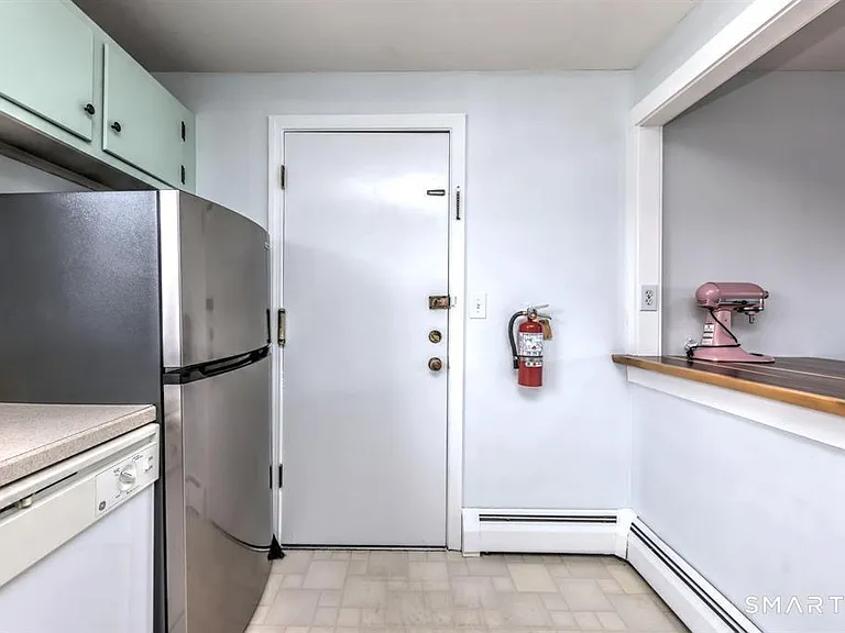 1254 Farmington Ave #C — Photo 12
