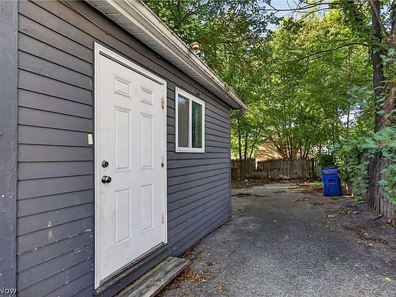 3rd image of 7115 Park Ave