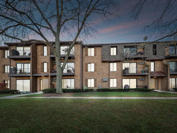740 N Briar Hill Ln APT 6, Addison, IL 60101