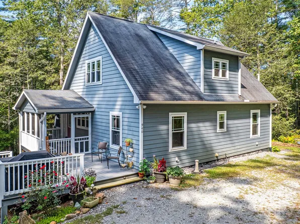940 Rich Mountain Rd, Flat Rock, NC 28731