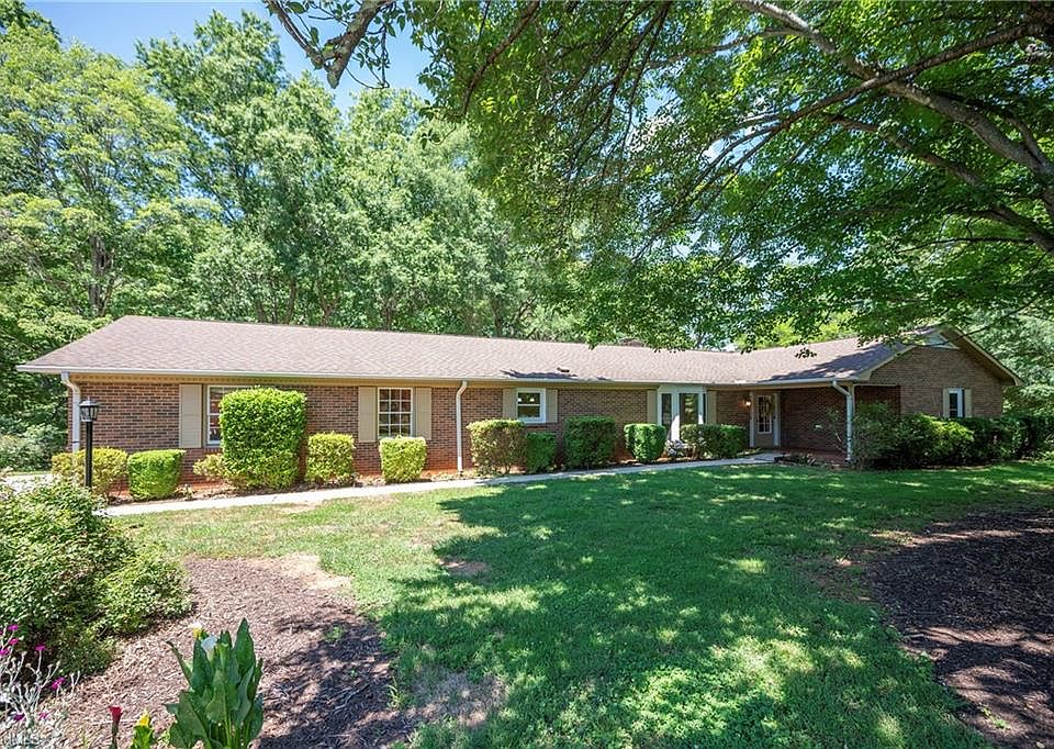 1st image of 4484 Cotswold Rd