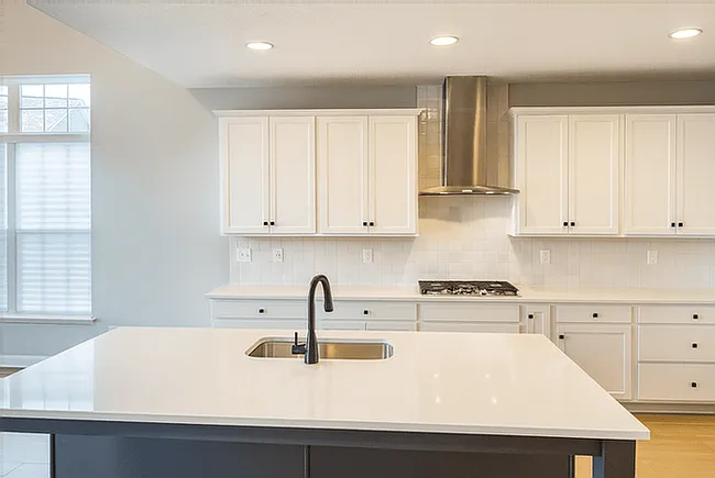 4 bed, 3.5 bath, 3000 sqft, $3,795 — Photo 2