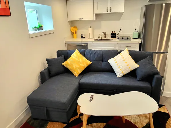 303 NE 115th St, Seattle, WA