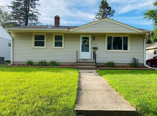 2127 Hawthorne Ave E, Saint Paul, MN 55119