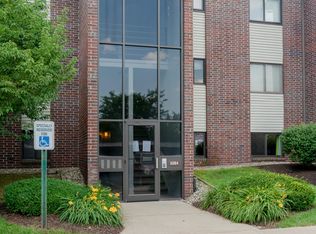 3284 Devonwood Hills Dr NE #B, Grand Rapids, MI 49525