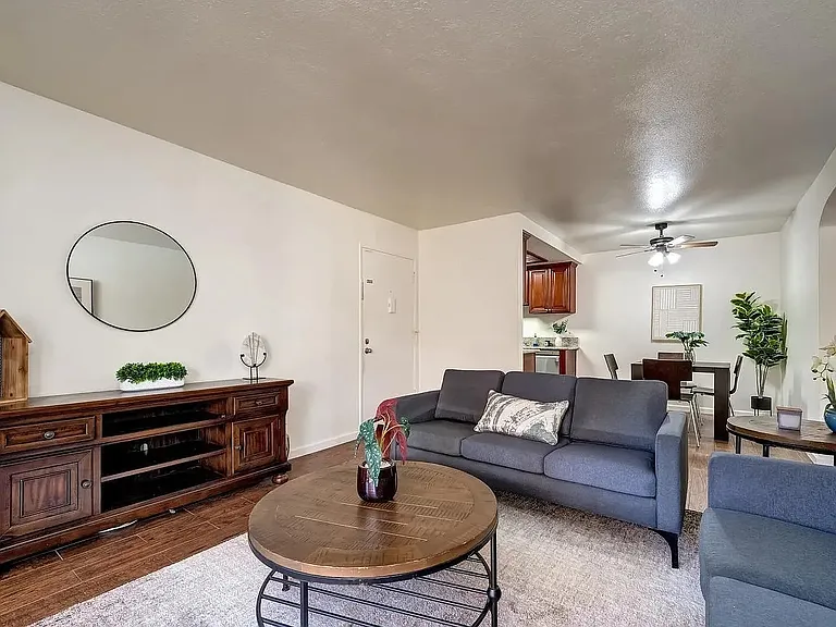 550 Camino De La Reina #3D — Photo 2