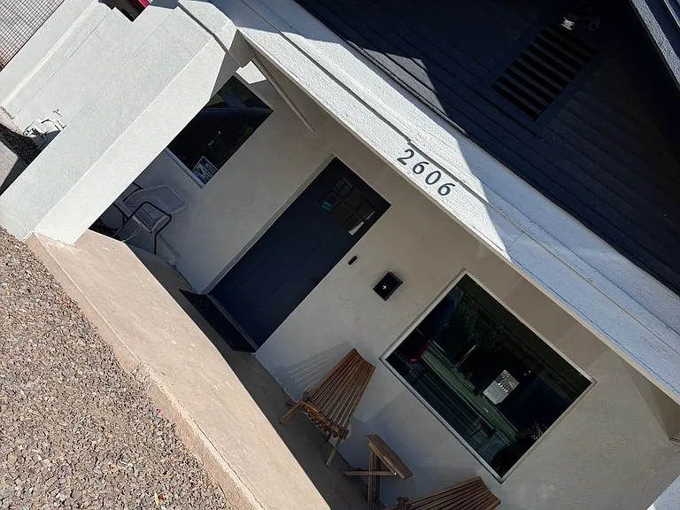 2606 E Roosevelt St — Photo 1