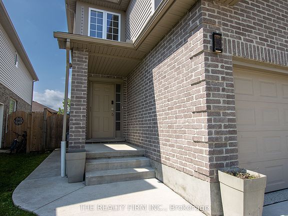 2nd image of 884 Reeves Ave