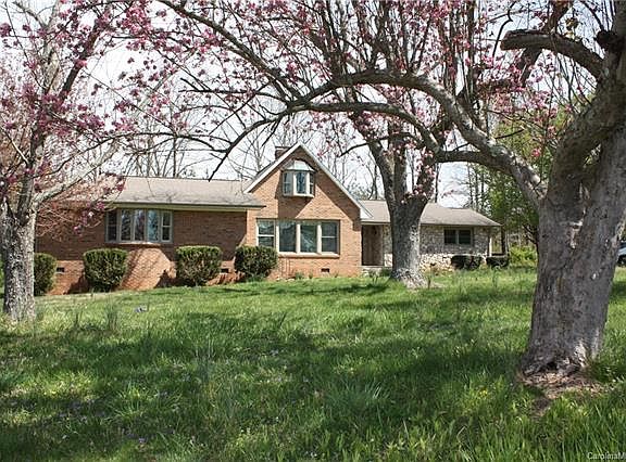 2nd image of 1613 Arden Dr