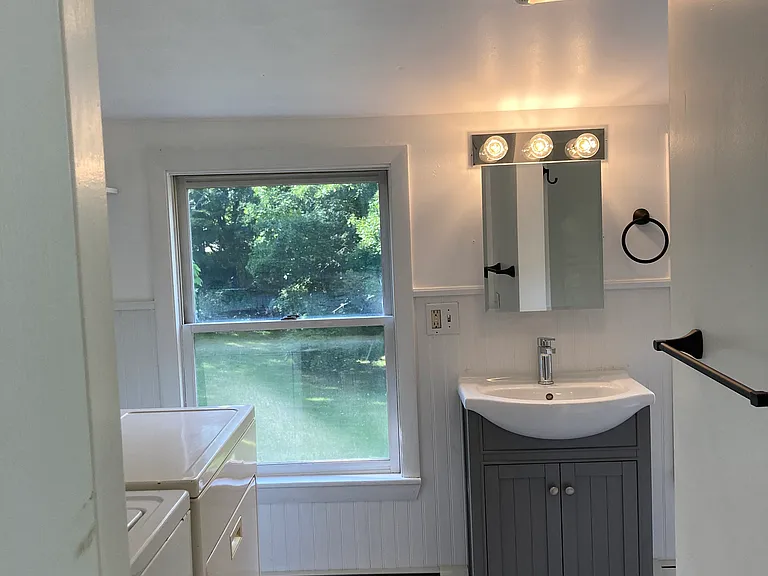 36 Tucker Ave #B — Photo 7