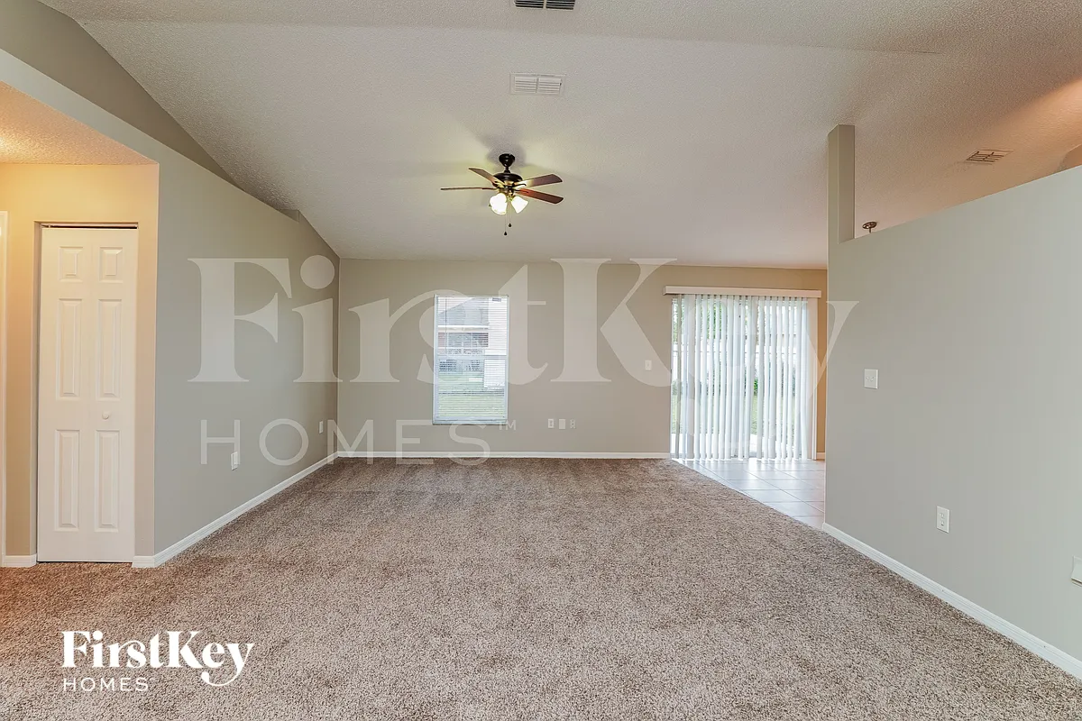 Building Photo - 1111 Roan Ct