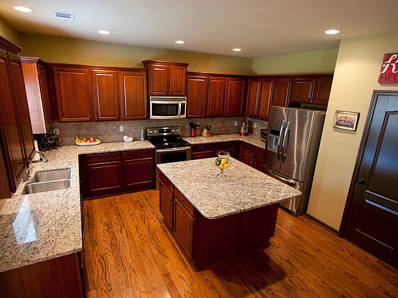 5th image of 905 Kangley Dr