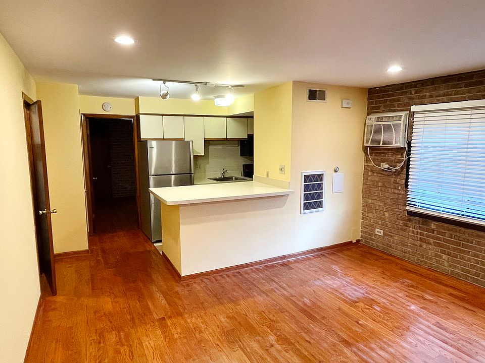 1st image of 715 W Diversey Pkwy