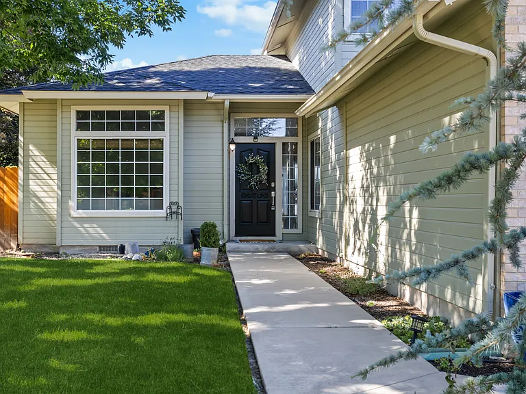 1528 E Falconrim Ct — Photo 8
